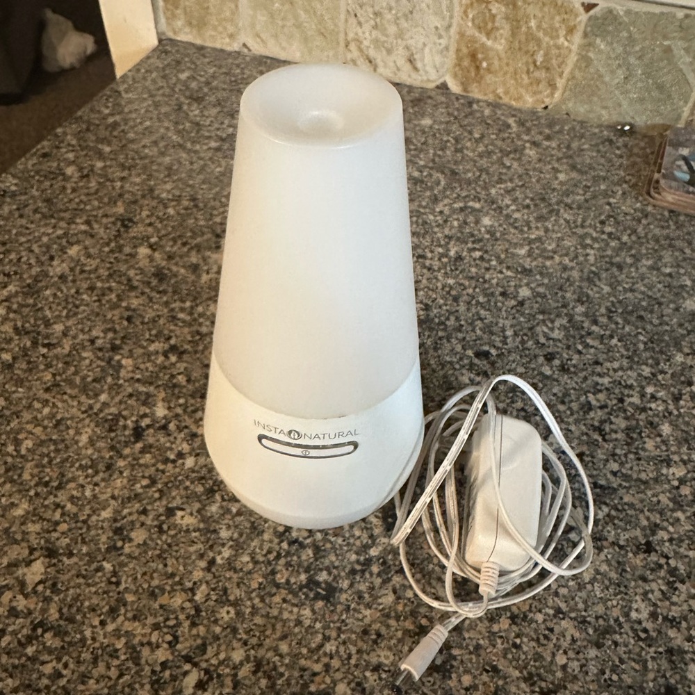 🌿 InstaNatural Essential Oil Diffuser with Power Adapter